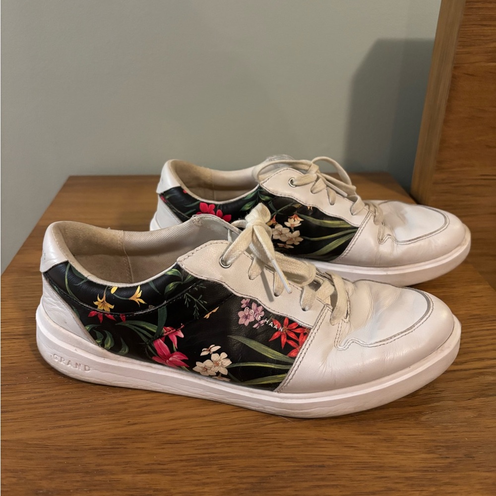 Cole Haan Floral White and Black Sneakers Size 8B Pre Loved - Picture 1 of 13